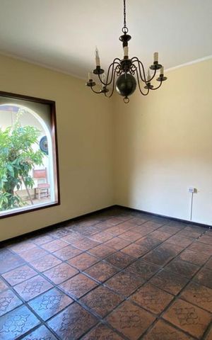 Casa para alugar com 420m², 4 quartos e 5 vagas Casa para alugar com 420m², 4 quartos e 5 vagasSala de Jantar
