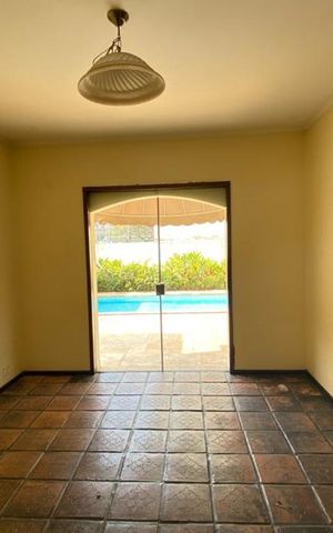 Casa para alugar com 420m², 4 quartos e 5 vagas Casa para alugar com 420m², 4 quartos e 5 vagasSala de Estar