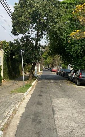 Casa para alugar com 420m², 4 quartos e 5 vagas Casa para alugar com 420m², 4 quartos e 5 vagasVista da Rua