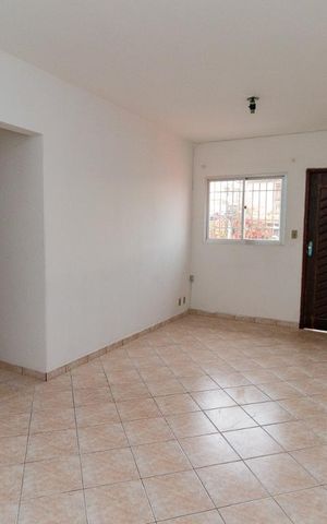Casa à venda com 120m², 2 quartos e 2 vagas Casa à venda com 120m², 2 quartos e 2 vagasSala casa 2