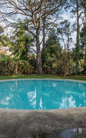 Casa à venda com 1300m², 4 quartos e 7 vagas Casa à venda com 1300m², 4 quartos e 7 vagasQuintal