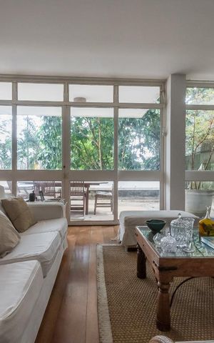Casa à venda com 1300m², 4 quartos e 7 vagas Casa à venda com 1300m², 4 quartos e 7 vagasSala de Estar