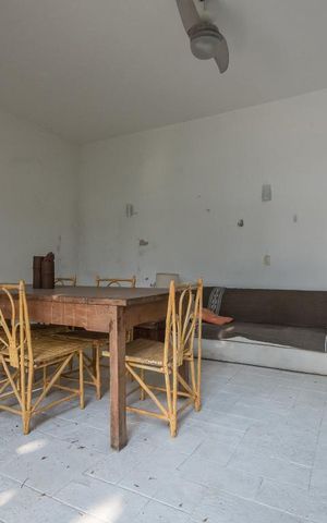 Casa à venda com 1300m², 4 quartos e 7 vagas Casa à venda com 1300m², 4 quartos e 7 vagasSalão Piscina