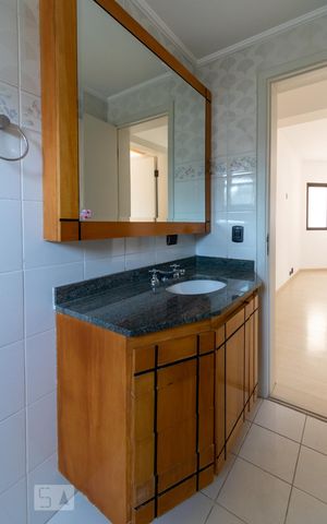 Apartamento à venda com 235m², 4 quartos e 3 vagas Apartamento à venda com 235m², 4 quartos e 3 vagasBanheiro