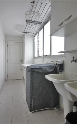 Apartamento à venda com 420m², 3 quartos e 4 vagasÁrea de Serviço