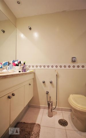Apartamento à venda com 420m², 3 quartos e 4 vagasBanheiro da suíte 2