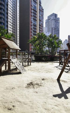 Apartamento à venda com 420m², 3 quartos e 4 vagasÁrea Comum - Playground