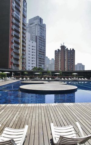 Apartamento à venda com 420m², 3 quartos e 4 vagasÁrea comum - Piscina