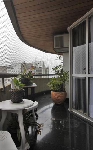 Apartamento à venda com 420m², 3 quartos e 4 vagasVaranda