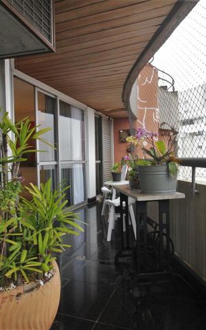 Apartamento à venda com 420m², 3 quartos e 4 vagasVaranda