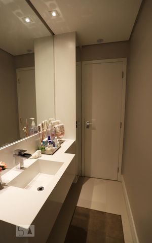 Apartamento à venda com 90m², 2 quartos e 2 vagasLavabo