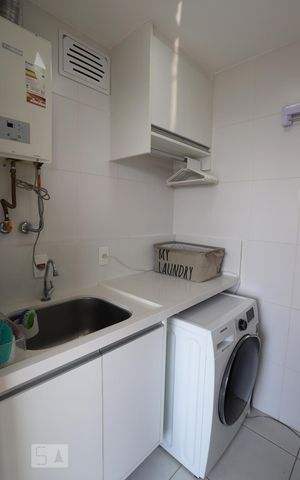 Apartamento à venda com 90m², 2 quartos e 2 vagasQuarto de serviço