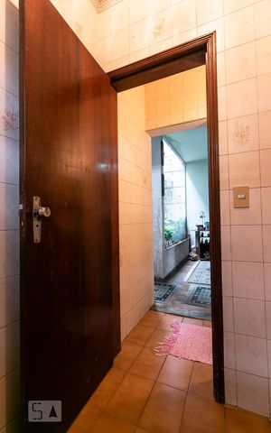 Casa à venda com 350m², 3 quartos e 8 vagasLavabo