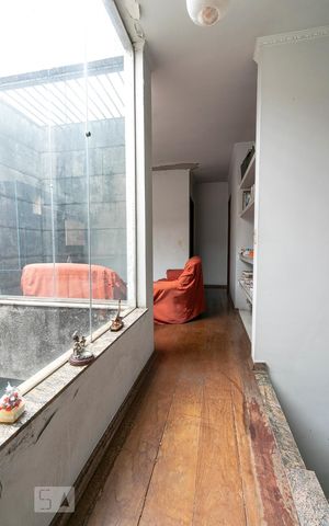 Casa à venda com 350m², 3 quartos e 8 vagasCorredor Superior