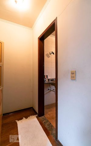 Casa à venda com 350m², 3 quartos e 8 vagasSuíte 1 - Closet