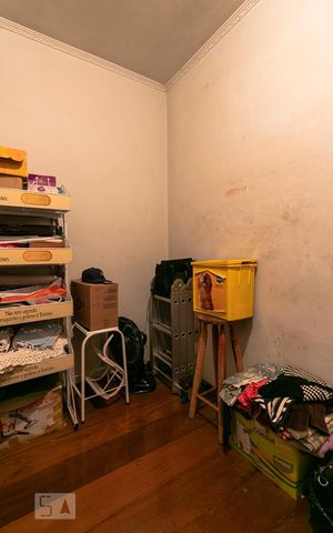 Casa à venda com 350m², 3 quartos e 8 vagasSuíte 1 - Closet