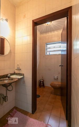 Casa à venda com 350m², 3 quartos e 8 vagasLavabo