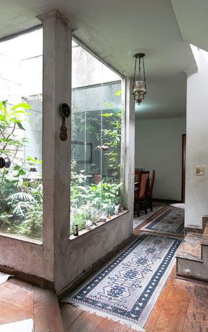 Casa à venda com 350m², 3 quartos e 8 vagasSala