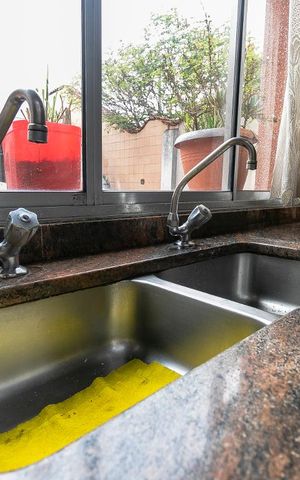 Casa à venda com 350m², 3 quartos e 8 vagasCozinha - Pia