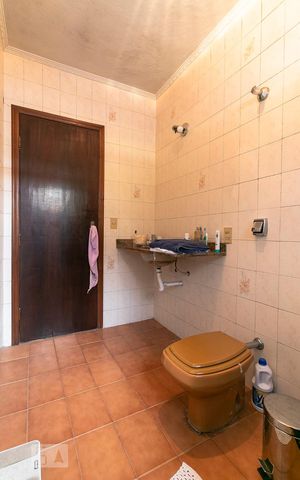 Casa à venda com 350m², 3 quartos e 8 vagasBanheiro da Suíte 3