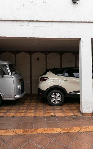 Casa à venda com 350m², 3 quartos e 8 vagasGaragem / Quintal