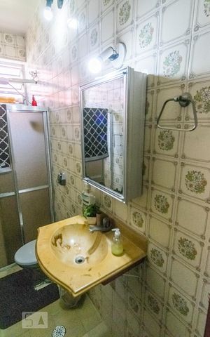 Casa à venda com 203m², 5 quartos e 3 vagas Casa à venda com 203m², 5 quartos e 3 vagasCasa 2 Banheiro 1