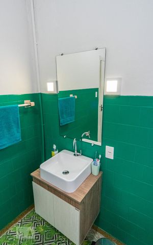 Casa à venda com 203m², 5 quartos e 3 vagas Casa à venda com 203m², 5 quartos e 3 vagasBanheiro