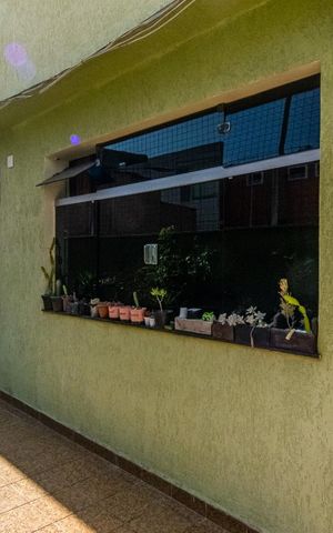 Casa à venda com 203m², 5 quartos e 3 vagas Casa à venda com 203m², 5 quartos e 3 vagasQuintal