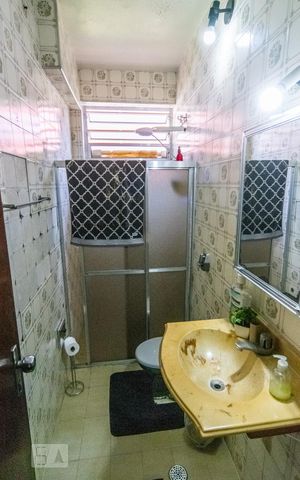 Casa à venda com 203m², 5 quartos e 3 vagas Casa à venda com 203m², 5 quartos e 3 vagasCasa 2 Banheiro 1