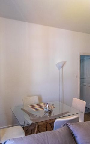 Casa à venda com 203m², 5 quartos e 3 vagas Casa à venda com 203m², 5 quartos e 3 vagasSala