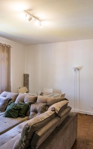 Casa à venda com 203m², 5 quartos e 3 vagas Casa à venda com 203m², 5 quartos e 3 vagasSala