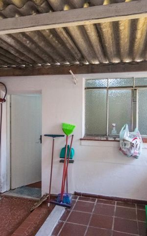 Casa à venda com 203m², 5 quartos e 3 vagas Casa à venda com 203m², 5 quartos e 3 vagasÁrea de Serviço