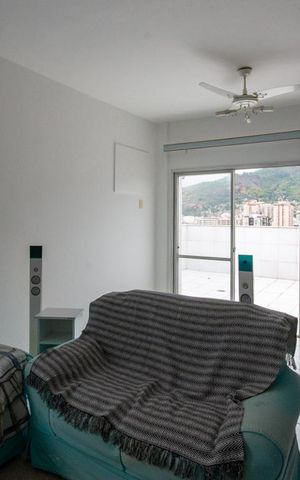 Apartamento à venda com 138m², 4 quartos e 3 vagasCobertura /Sala