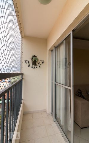 Apartamento para alugar com 66m², 3 quartos e 2 vagasVaranda