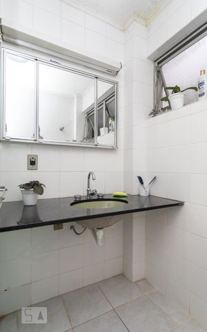 Apartamento à venda com 82m², 2 quartos e sem vaga Apartamento à venda com 82m², 2 quartos e sem vagaBanheiro