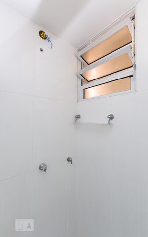 Apartamento à venda com 90m², 2 quartos e 1 vaga Apartamento à venda com 90m², 2 quartos e 1 vagaBanheiro da Suíte