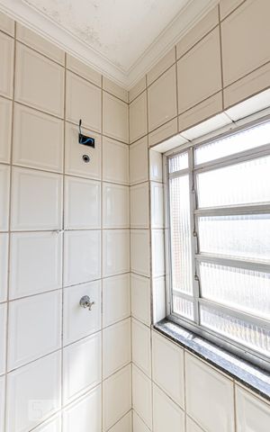Apartamento à venda com 72m², 2 quartos e sem vaga Apartamento à venda com 72m², 2 quartos e sem vagaBanheiro Social
