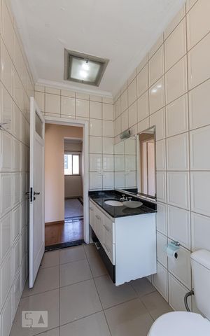 Apartamento à venda com 72m², 2 quartos e sem vaga Apartamento à venda com 72m², 2 quartos e sem vagaBanheiro Social