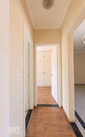 Apartamento à venda com 72m², 2 quartos e sem vaga Apartamento à venda com 72m², 2 quartos e sem vagaCorredor