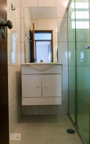Casa à venda com 65m², 2 quartos e 1 vagaBanheiro