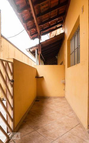 Casa à venda com 65m², 2 quartos e 1 vagaQuintal