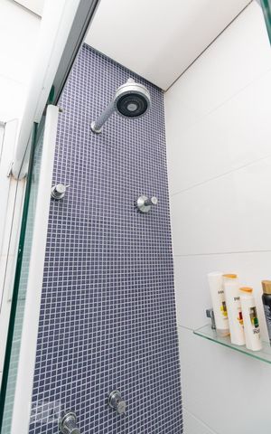 Casa à venda com 400m², 3 quartos e 4 vagas Casa à venda com 400m², 3 quartos e 4 vagasBanheiro suite 3