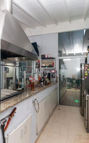 Casa à venda com 400m², 3 quartos e 4 vagas Casa à venda com 400m², 3 quartos e 4 vagasChurrasqueira
