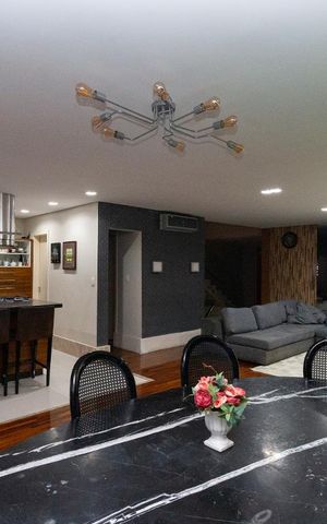 Casa à venda com 400m², 3 quartos e 4 vagas Casa à venda com 400m², 3 quartos e 4 vagasSala