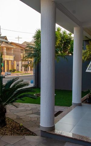 Casa à venda com 300m², 3 quartos e 4 vagas Casa à venda com 300m², 3 quartos e 4 vagasÁrea Externa