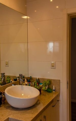 Casa à venda com 300m², 3 quartos e 4 vagas Casa à venda com 300m², 3 quartos e 4 vagasBanheiro Social