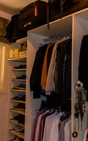 Casa à venda com 300m², 3 quartos e 4 vagas Casa à venda com 300m², 3 quartos e 4 vagasCloset