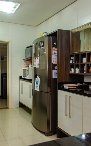 Casa à venda com 300m², 3 quartos e 4 vagas Casa à venda com 300m², 3 quartos e 4 vagasCozinha