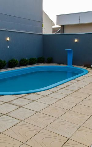 Casa à venda com 300m², 3 quartos e 4 vagas Casa à venda com 300m², 3 quartos e 4 vagasÁrea Externa