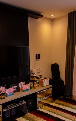 Casa à venda com 300m², 3 quartos e 4 vagas Casa à venda com 300m², 3 quartos e 4 vagasSala de TV